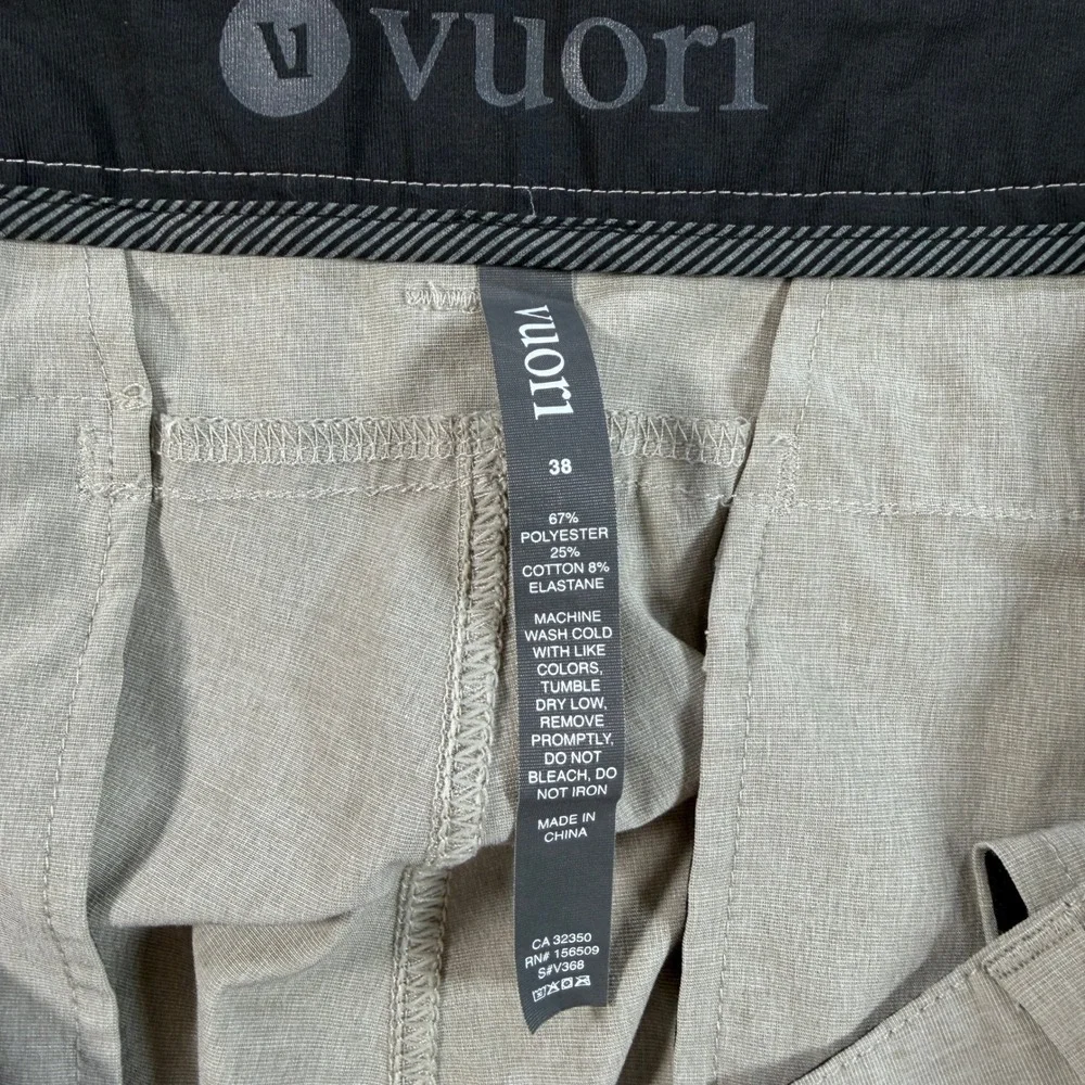 Vuori‎ Aim Shorts Mens 41 Gray Heather Performance Stretch Tech Chino V368
